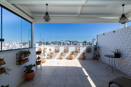 Apartamento à venda com 198m², 3 quartos e 3 vagasCobertura