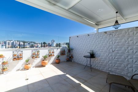 Apartamento à venda com 198m², 3 quartos e 3 vagasCobertura