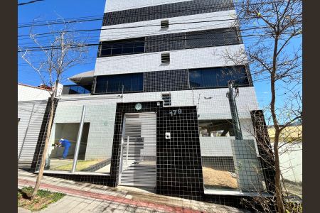 Apartamento à venda com 198m², 3 quartos e 3 vagasFachada