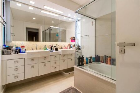 Apartamento à venda com 261m², 4 quartos e 4 vagas