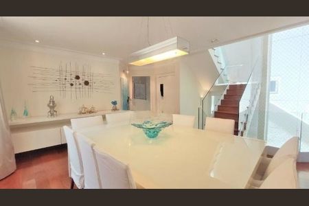 Casa à venda com 476m², 5 quartos e 4 vagas