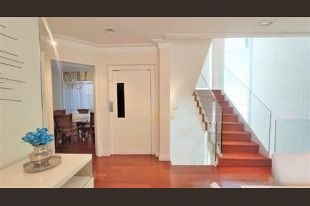 Casa à venda com 476m², 5 quartos e 4 vagas