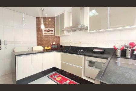 Casa à venda com 476m², 5 quartos e 4 vagas