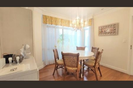 Casa à venda com 476m², 5 quartos e 4 vagas