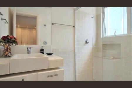 Casa à venda com 476m², 5 quartos e 4 vagas