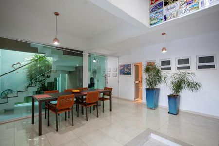 Casa de condomínio à venda com 380m², 4 quartos e 4 vagas Casa de condomínio à venda com 380m², 4 quartos e 4 vagasEspaço Gourmet