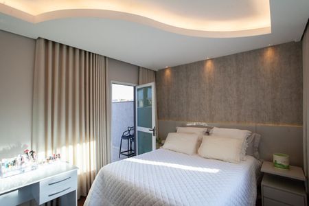 Casa de condomínio à venda com 380m², 4 quartos e 4 vagas Casa de condomínio à venda com 380m², 4 quartos e 4 vagasQuarto 1