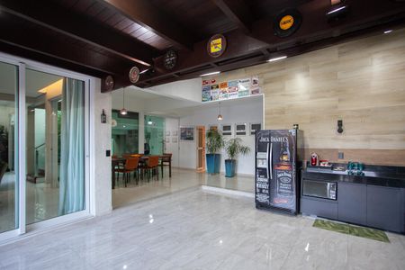 Casa de condomínio à venda com 380m², 4 quartos e 4 vagas Casa de condomínio à venda com 380m², 4 quartos e 4 vagasEspaço Gourmet