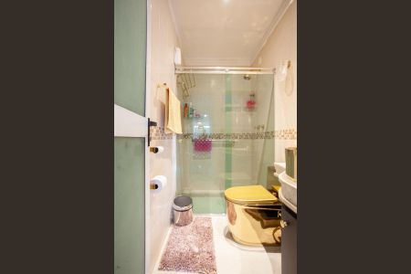 Casa de condomínio à venda com 380m², 4 quartos e 4 vagas Casa de condomínio à venda com 380m², 4 quartos e 4 vagasBanheiro Social 2