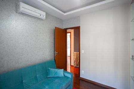 Casa de condomínio à venda com 380m², 4 quartos e 4 vagas Casa de condomínio à venda com 380m², 4 quartos e 4 vagasQuarto 3