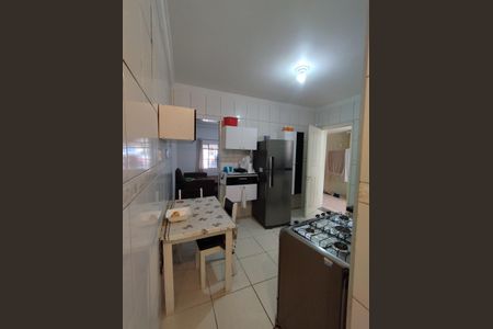 Casa à venda com 150m², 5 quartos e 2 vagas Casa à venda com 150m², 5 quartos e 2 vagasCasa 1 Cozinha