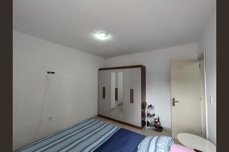 Casa à venda com 150m², 5 quartos e 2 vagas Casa à venda com 150m², 5 quartos e 2 vagasCasa 1 Suíte