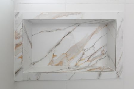 Apartamento à venda com 82m², 2 quartos e 1 vaga Apartamento à venda com 82m², 2 quartos e 1 vagaBanheiro da Suite 1