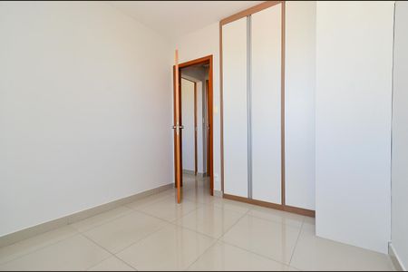 Apartamento à venda com 70m², 3 quartos e 2 vagas Apartamento à venda com 70m², 3 quartos e 2 vagasQuarto 2