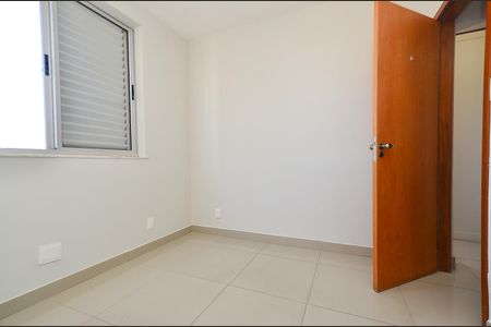 Apartamento à venda com 70m², 3 quartos e 2 vagas Apartamento à venda com 70m², 3 quartos e 2 vagasQuarto 2