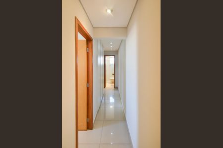 Apartamento à venda com 70m², 3 quartos e 2 vagas Apartamento à venda com 70m², 3 quartos e 2 vagasCorredor