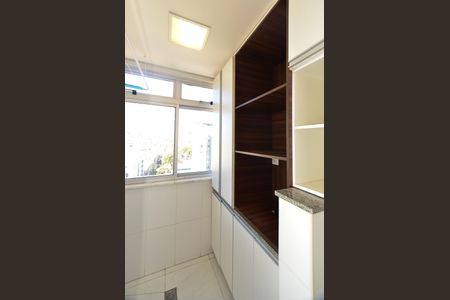 Apartamento à venda com 70m², 3 quartos e 2 vagas Apartamento à venda com 70m², 3 quartos e 2 vagasÁrea de Serviço