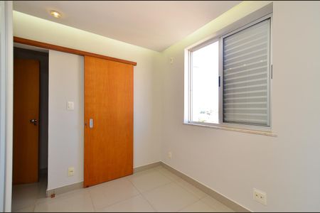 Apartamento à venda com 70m², 3 quartos e 2 vagas Apartamento à venda com 70m², 3 quartos e 2 vagasSuite