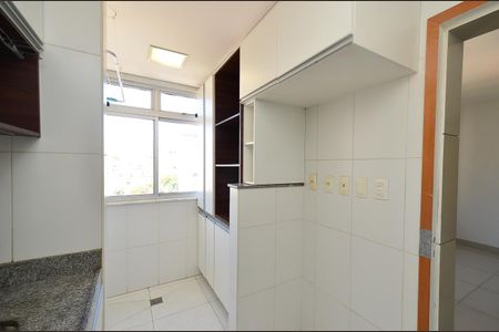 Apartamento à venda com 70m², 3 quartos e 2 vagas Apartamento à venda com 70m², 3 quartos e 2 vagasCozinha