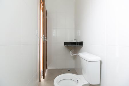 Apartamento à venda com 82m², 2 quartos e 1 vaga Apartamento à venda com 82m², 2 quartos e 1 vagaBanheiro da Suíte 2