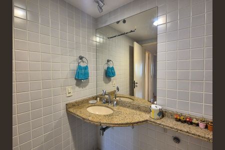 Apartamento à venda com 110m², 3 quartos e 1 vaga Apartamento à venda com 110m², 3 quartos e 1 vagaBanheiro