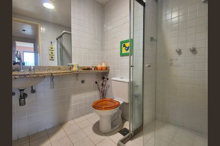 Apartamento à venda com 110m², 3 quartos e 1 vaga Apartamento à venda com 110m², 3 quartos e 1 vagaBanheiro