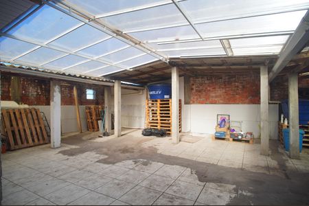 Casa à venda com 270m², 2 quartos e 2 vagasTerraço