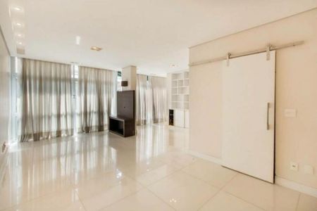 Apartamento à venda com 2 quartos, 130m² em Itaim Bibi, São Paulo