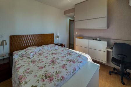 Apartamento à venda com 128m², 3 quartos e 2 vagasQuarto 2