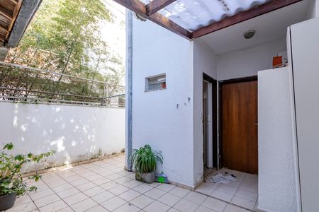 Casa à venda com 180m², 3 quartos e 2 vagas Casa à venda com 180m², 3 quartos e 2 vagasÁrea comum