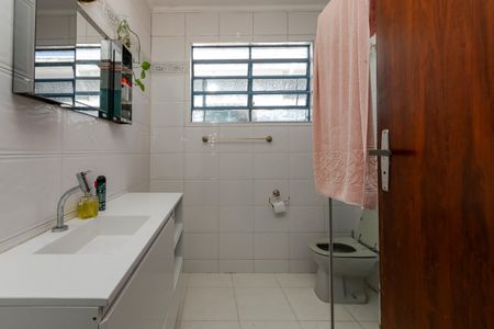 Casa à venda com 180m², 3 quartos e 2 vagas Casa à venda com 180m², 3 quartos e 2 vagasBanheiro