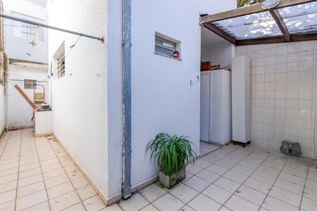 Casa à venda com 180m², 3 quartos e 2 vagas Casa à venda com 180m², 3 quartos e 2 vagasÁrea comum