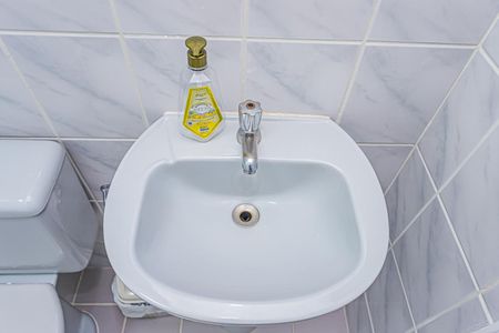 Apartamento à venda com 56m², 2 quartos e 1 vaga Apartamento à venda com 56m², 2 quartos e 1 vagaBanheiro