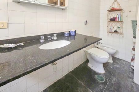 Apartamento para alugar com 210m², 3 quartos e 2 vagasBanheiro da Suíte