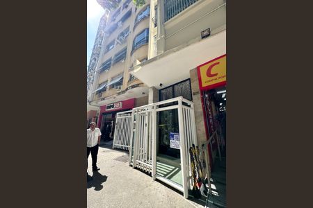 Apartamento para alugar com 180m², 3 quartos e sem vaga Apartamento para alugar com 180m², 3 quartos e sem vagaFachada