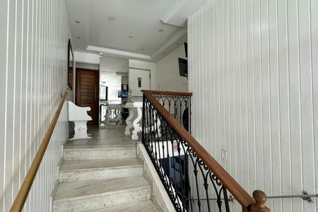 Apartamento para alugar com 180m², 3 quartos e sem vaga Apartamento para alugar com 180m², 3 quartos e sem vagaEntrada