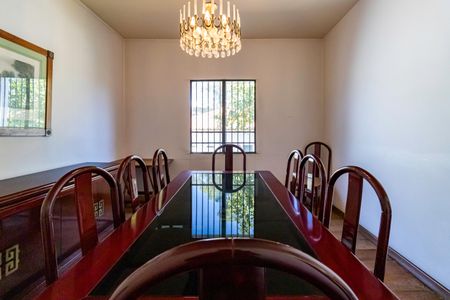 Casa à venda com 760m², 4 quartos e 6 vagas Casa à venda com 760m², 4 quartos e 6 vagasSala 2