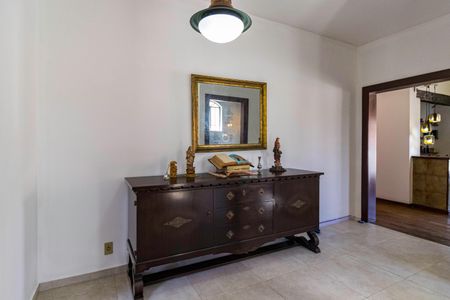 Casa à venda com 760m², 4 quartos e 6 vagas Casa à venda com 760m², 4 quartos e 6 vagasHall de Entrada
