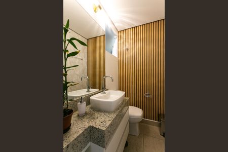 Casa de condomínio à venda com 150m², 3 quartos e 2 vagasLavabo