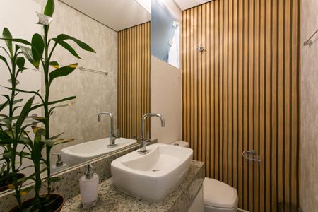 Casa de condomínio à venda com 150m², 3 quartos e 2 vagasLavabo