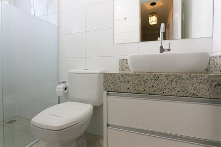 Casa de condomínio à venda com 150m², 3 quartos e 2 vagasBanheiro