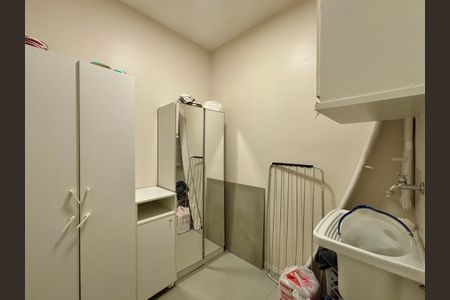 Apartamento à venda com 103m², 3 quartos e sem vaga Apartamento à venda com 103m², 3 quartos e sem vagaÁrea de serviço - quarto