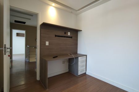 Casa de condomínio à venda com 180m², 3 quartos e 1 vaga Casa de condomínio à venda com 180m², 3 quartos e 1 vagaQuarto 1