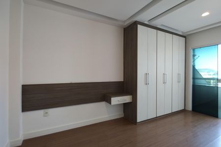 Casa de condomínio à venda com 180m², 3 quartos e 1 vaga Casa de condomínio à venda com 180m², 3 quartos e 1 vagaQuarto 1