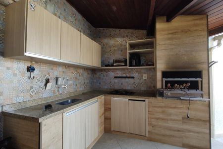 Casa de condomínio à venda com 180m², 3 quartos e 1 vaga Casa de condomínio à venda com 180m², 3 quartos e 1 vagaEspaço Gourmet