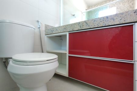 Casa de condomínio à venda com 180m², 3 quartos e 1 vaga Casa de condomínio à venda com 180m², 3 quartos e 1 vagaBanheiro da Suíte