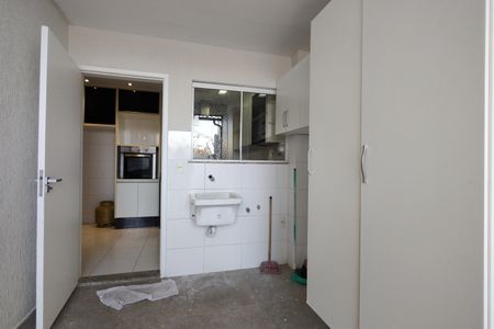 Casa de condomínio à venda com 180m², 3 quartos e 1 vaga Casa de condomínio à venda com 180m², 3 quartos e 1 vagaÁrea de Serviço