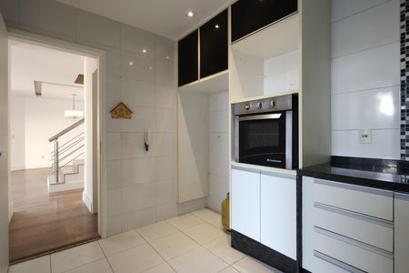 Casa de condomínio à venda com 180m², 3 quartos e 1 vaga Casa de condomínio à venda com 180m², 3 quartos e 1 vagaCozinha