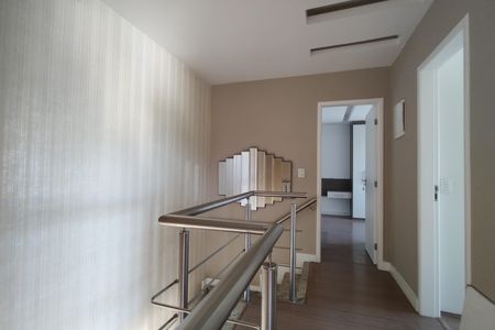 Casa de condomínio à venda com 180m², 3 quartos e 1 vaga Casa de condomínio à venda com 180m², 3 quartos e 1 vagaHall Social