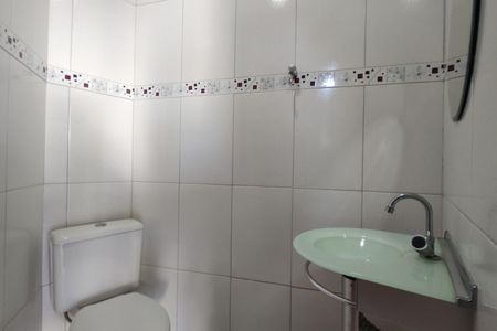 Casa de condomínio à venda com 180m², 3 quartos e 1 vaga Casa de condomínio à venda com 180m², 3 quartos e 1 vagaBanheiro de Serviço